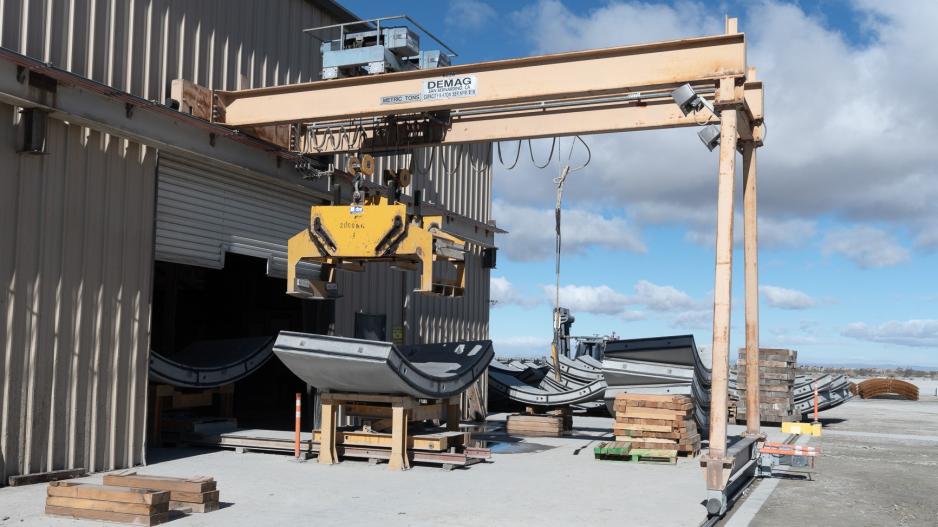 tunnel boring machine assembly and crane 